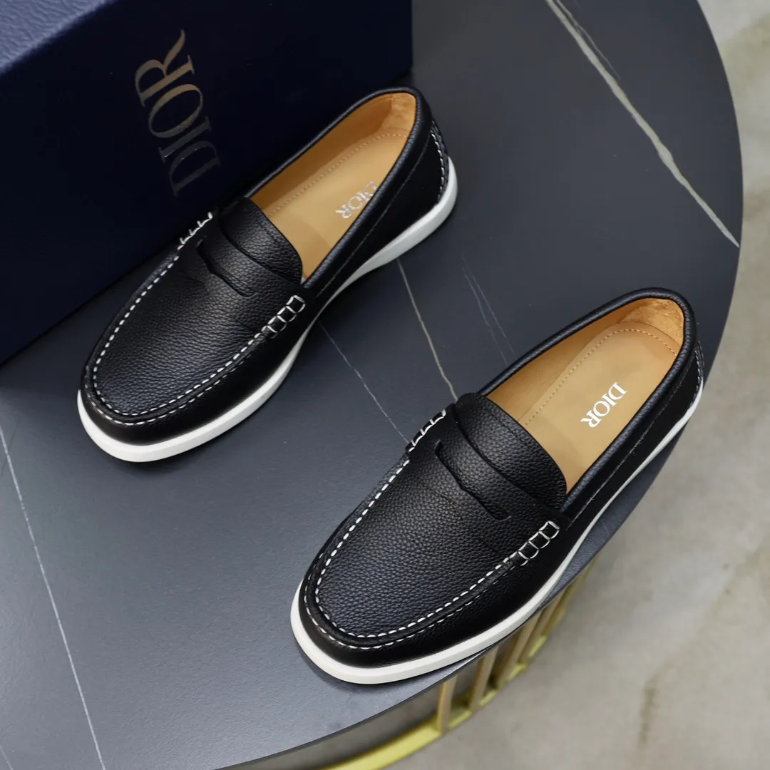 Ex-factory price: 540🙅‍♂️🙅‍♂️🙅‍♂️ Brand: Dior DIOR Standard code: Men's code 38/44 (45 can be customized) Grade: Same as the official website Material: Original cowhide stitching, cowhide lining, original TPU wear-resistant soft outsole Style categories: Leisure and sports version, footwear for driving, young fashion, European and American trends, British style Color: actual picture color